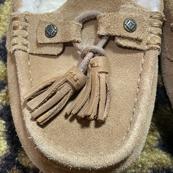 UGG Ansley Chestnut Shearling Lined Moccasins Slippers Women’s Size 7 - Picture 7 of 7